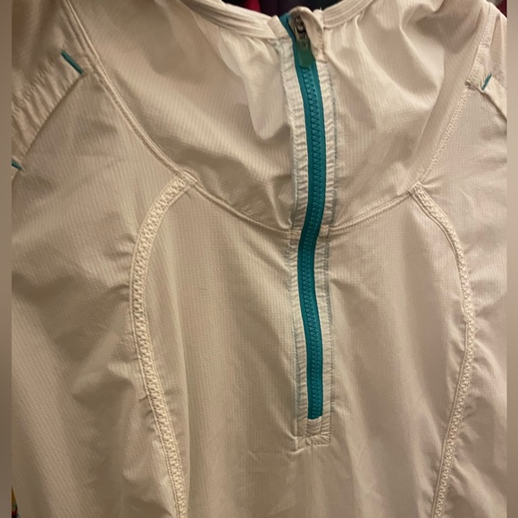 Lululemon Run: Stash & Dash Pullover like new - Picture 5 of 6